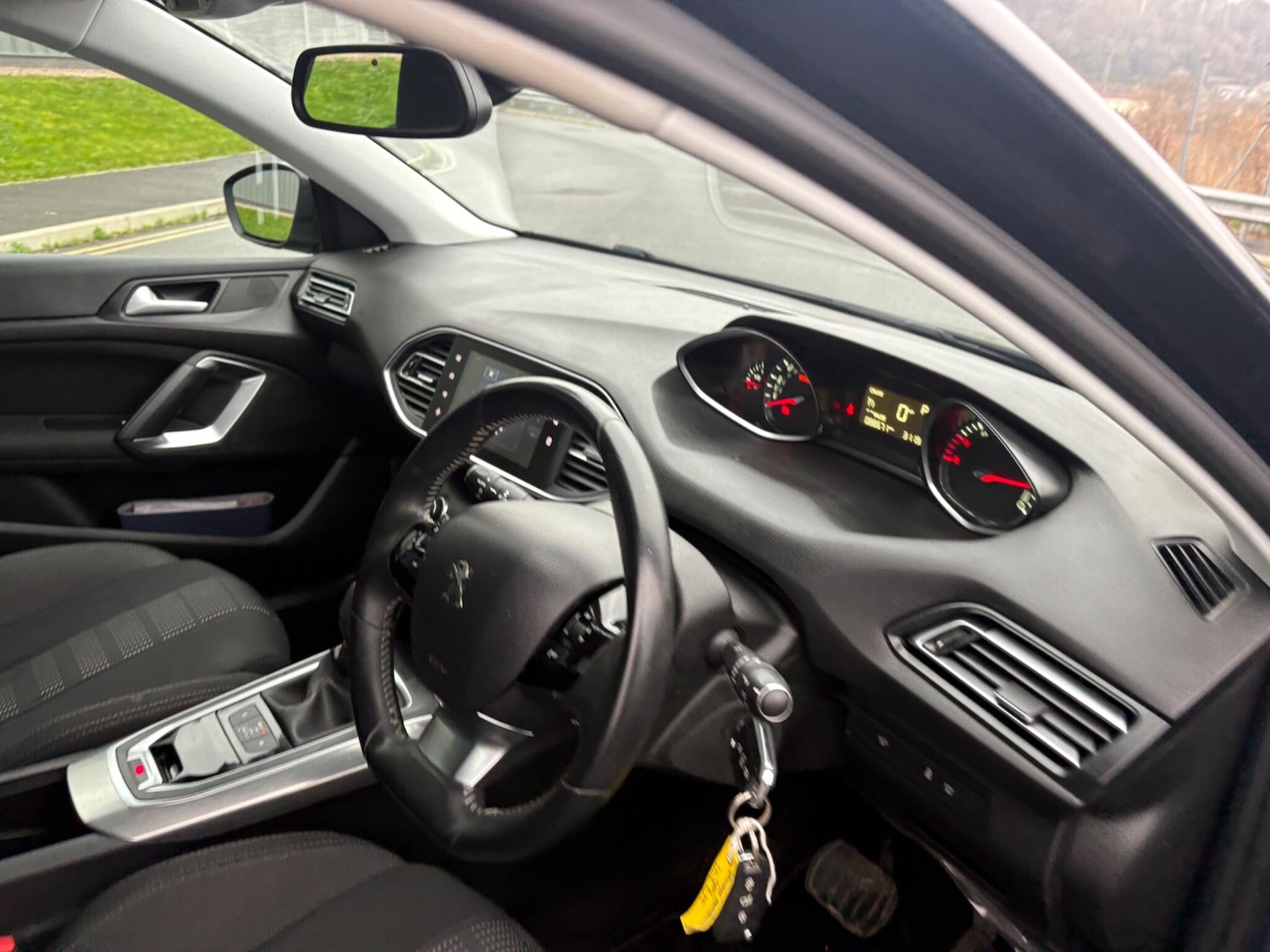 Used Peugeot 308 2016 for sale - 77049681: Photo 30