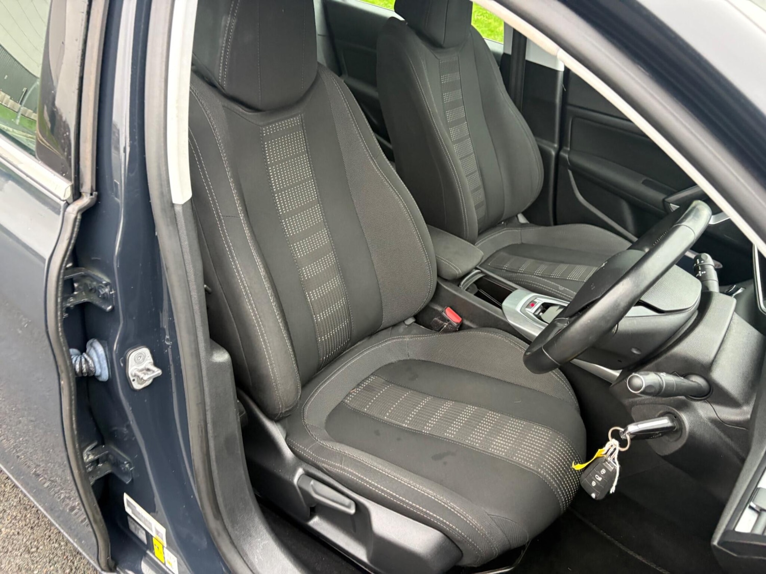 Used Peugeot 308 2016 for sale - 77049681: Photo 32