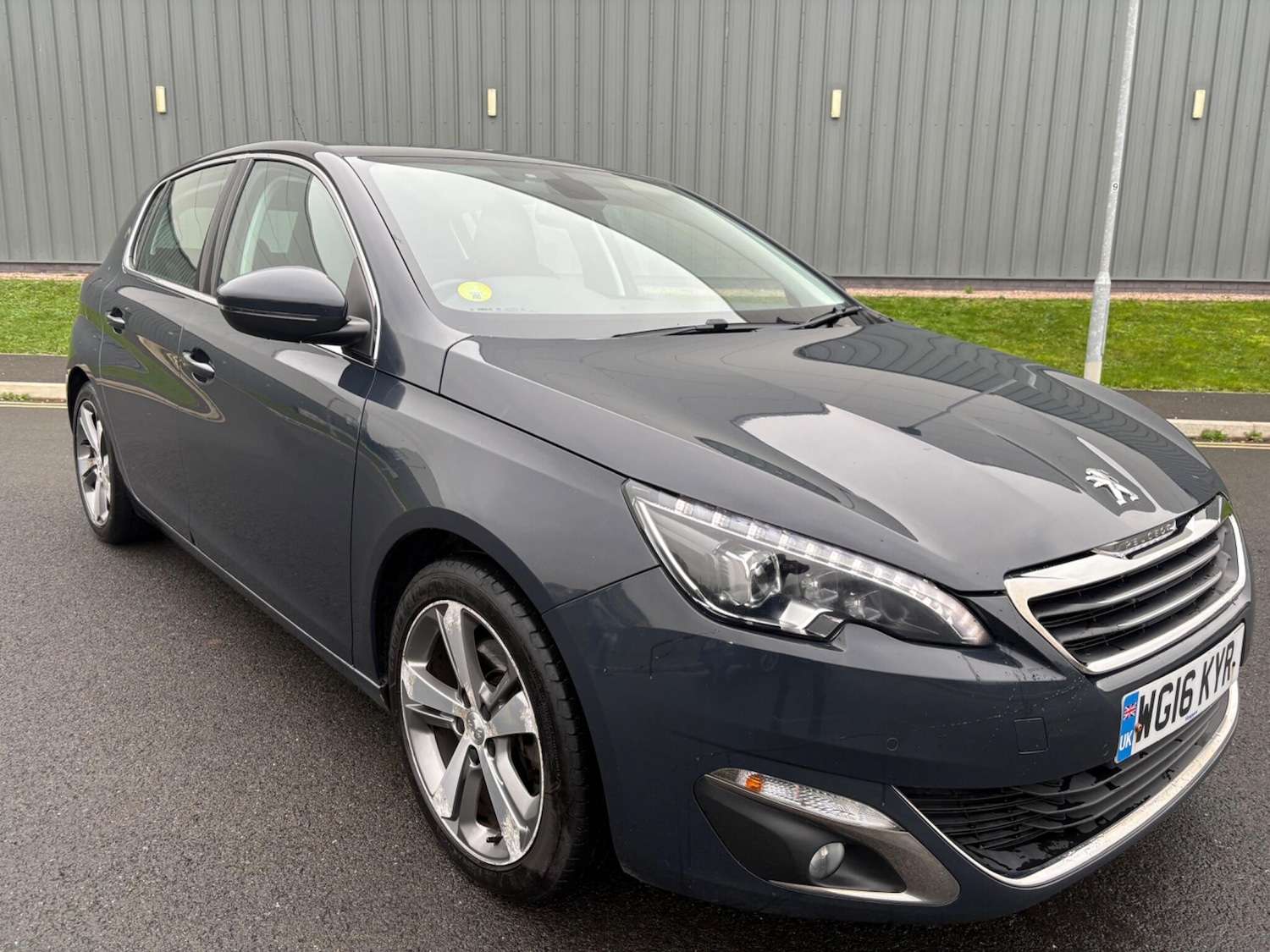 Used Peugeot 308 2016 for sale - 77049681: Photo 6