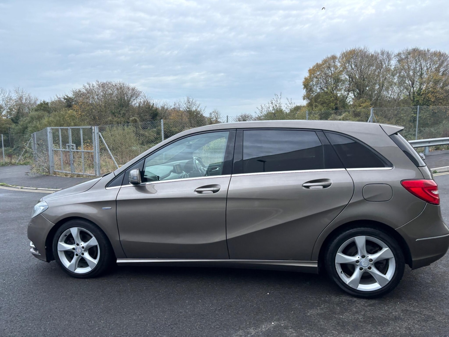 Used Mercedes-Benz B Class 2012 for sale - 77456238: Photo 40