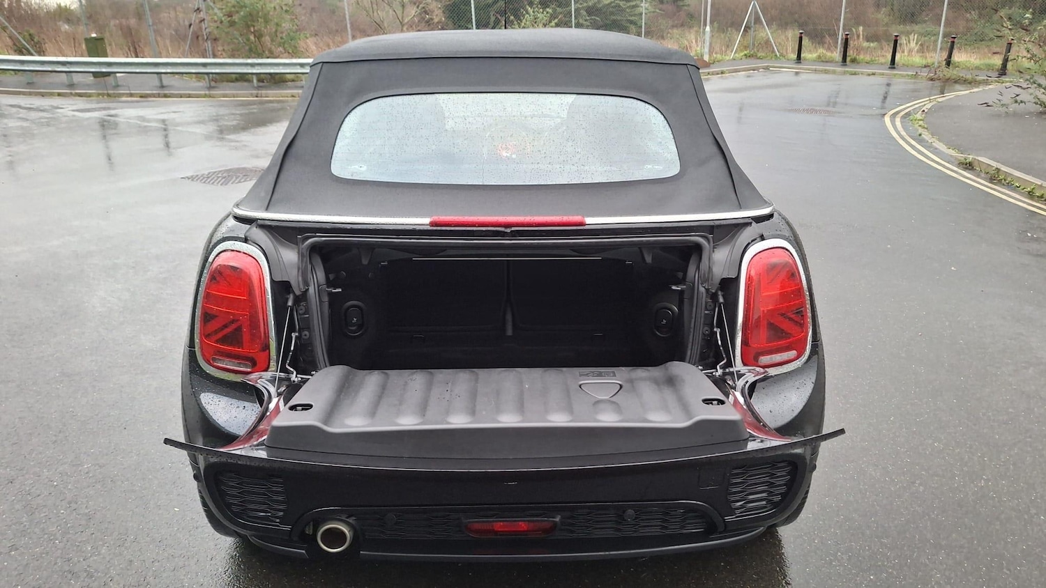 Used MINI Convertible 2019 for sale - 77143016: Photo 17