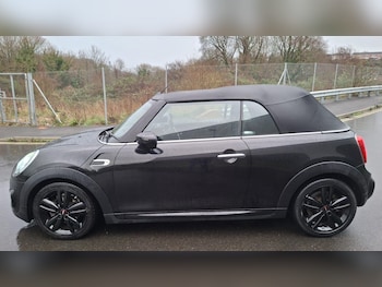 Used MINI Convertible 2019 for sale - 77143016: Photo