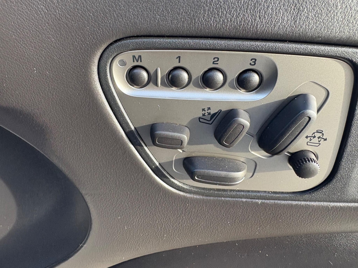 Used Jaguar XK 2006 for sale - 76866362: Photo 31