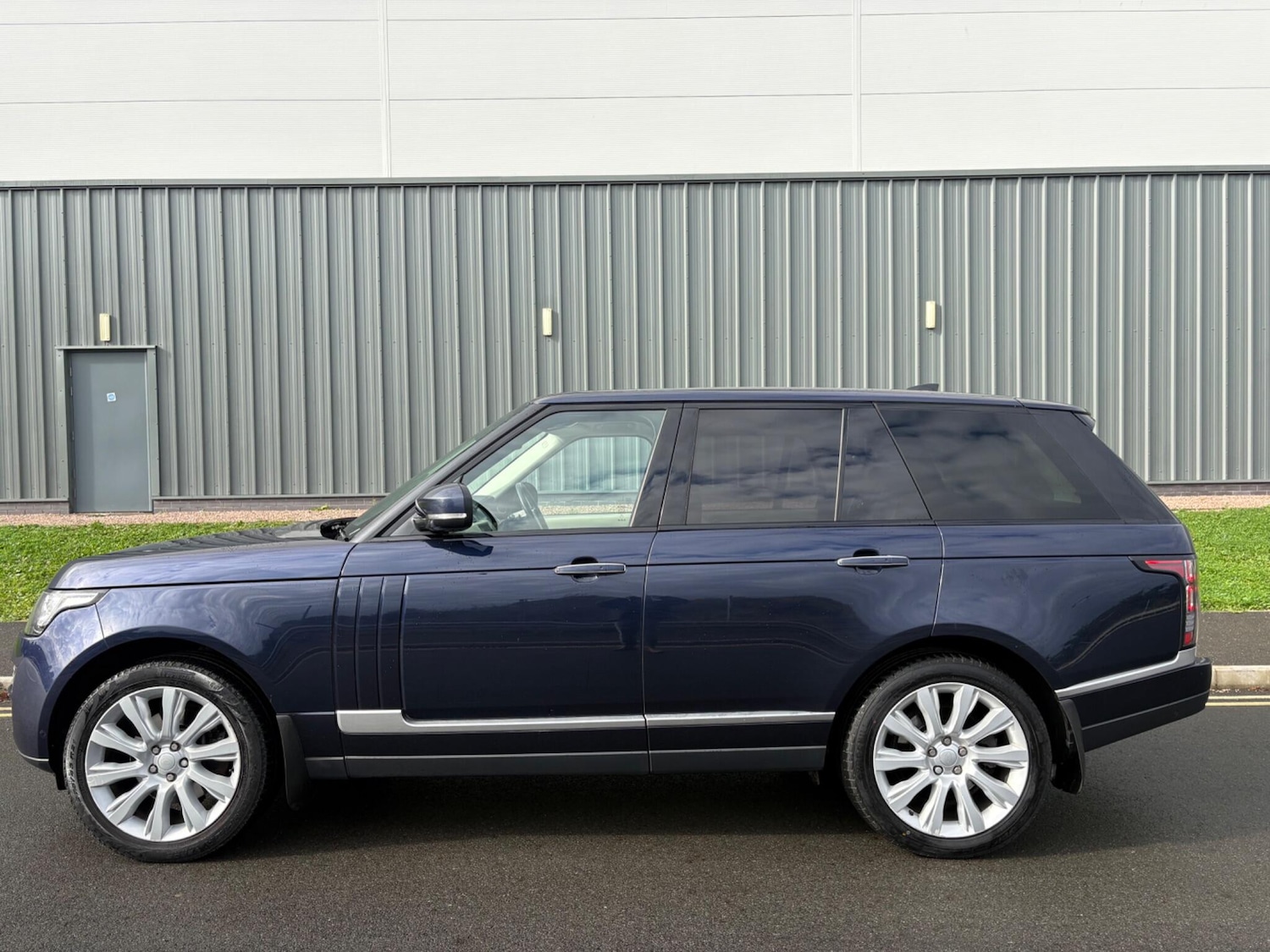 Used Land Rover Range Rover 2017 for sale - 76942720: Photo 12