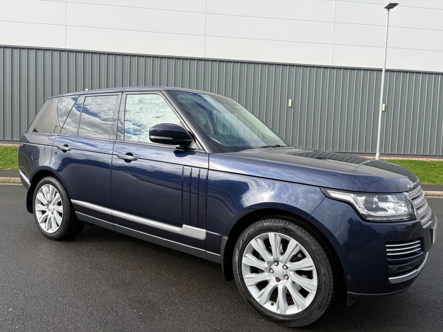 Used Land Rover Range Rover 2017 for sale - 76942720: Photo 77