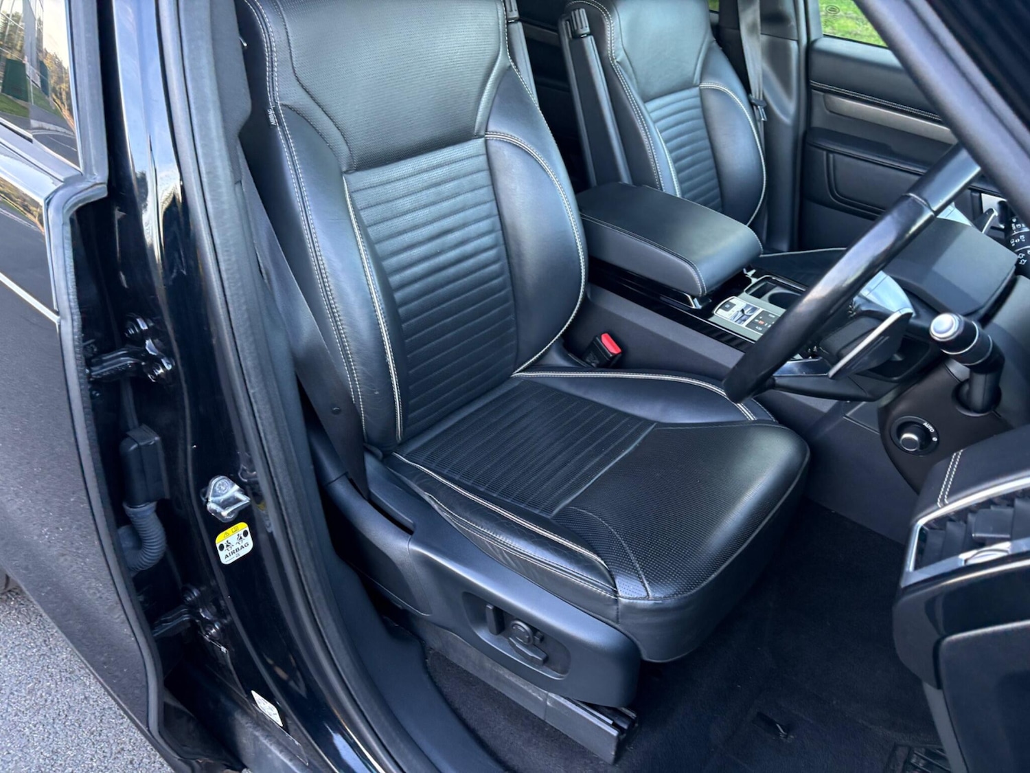 Used Land Rover Discovery 2019 for sale - 76865761: Photo 21