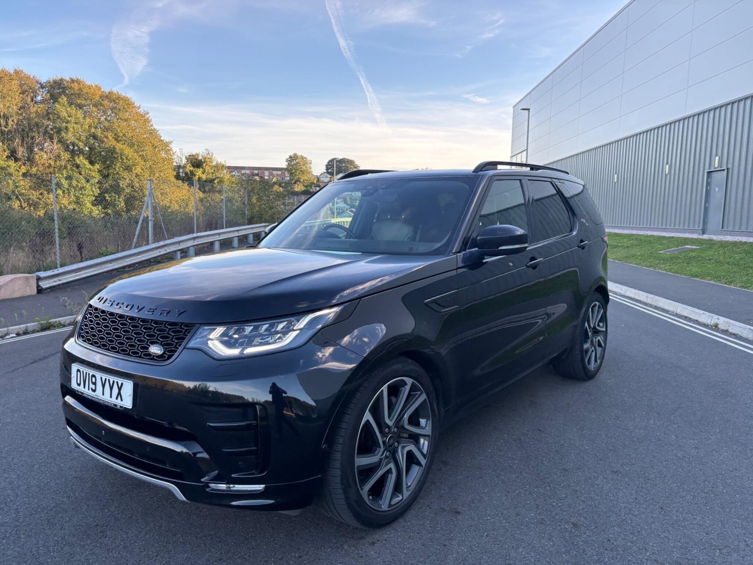 Used Land Rover Discovery 2019 for sale - 76865761: Photo 5