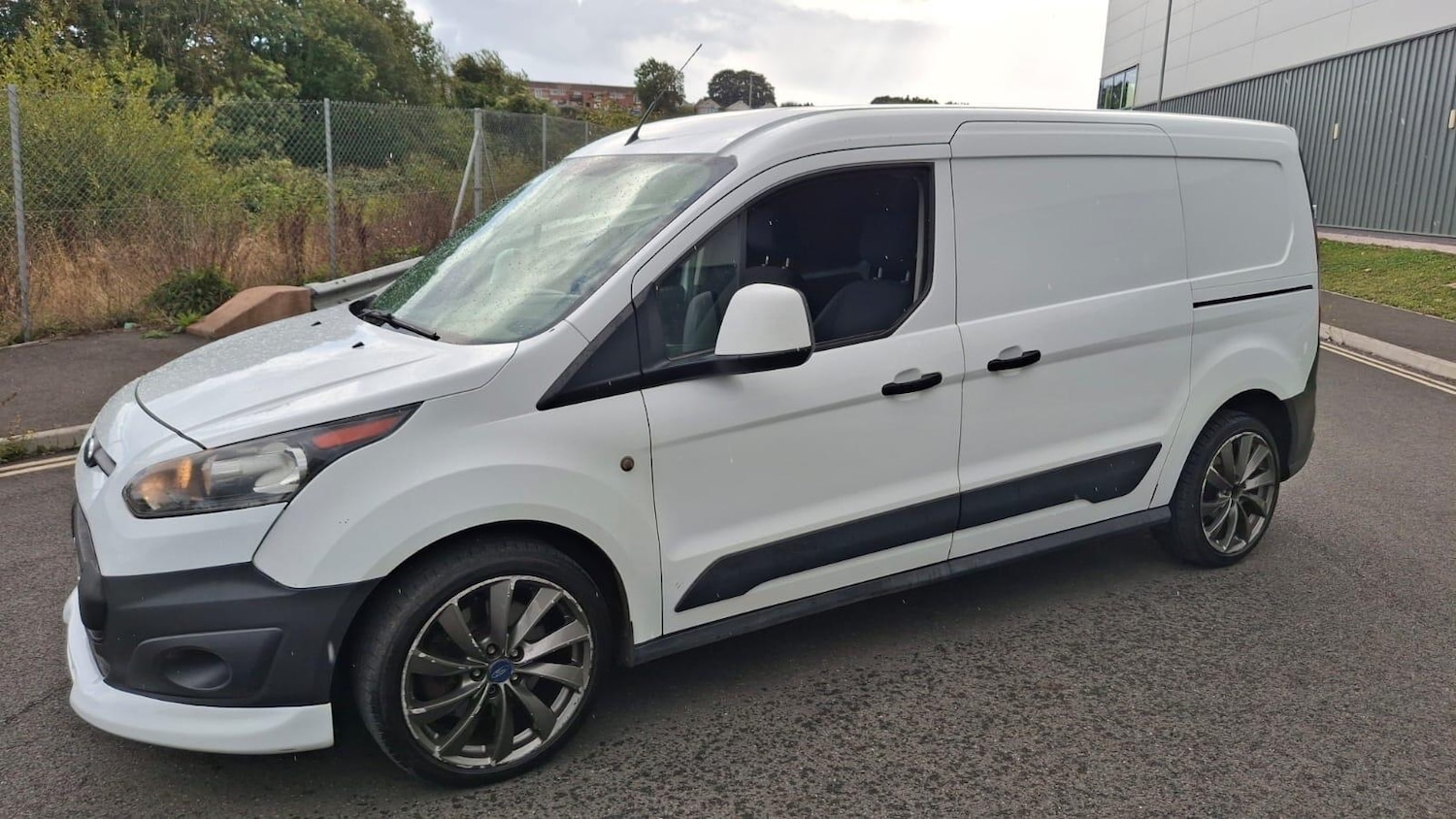 Used Ford Transit Connect 2017 for sale - 76866539: Photo 15
