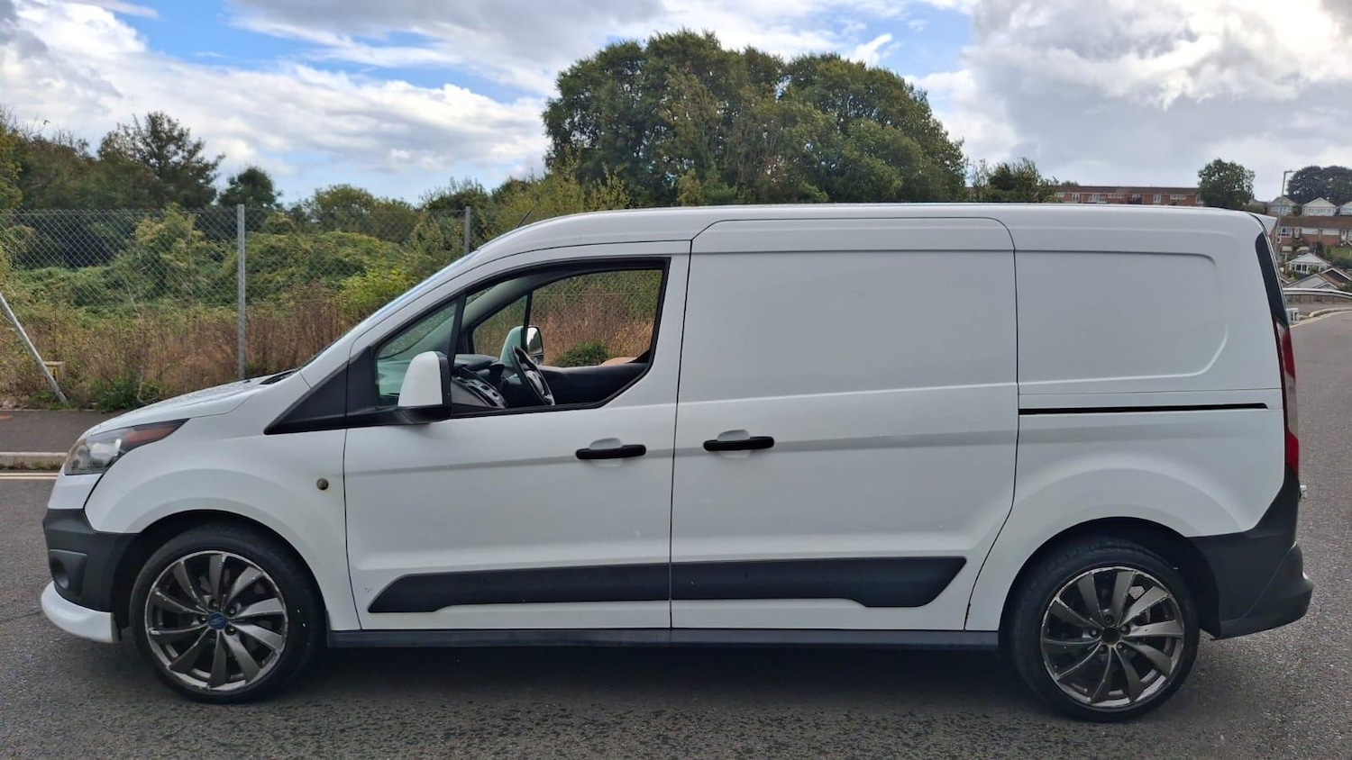 Used Ford Transit Connect 2017 for sale - 76866539: Photo 16