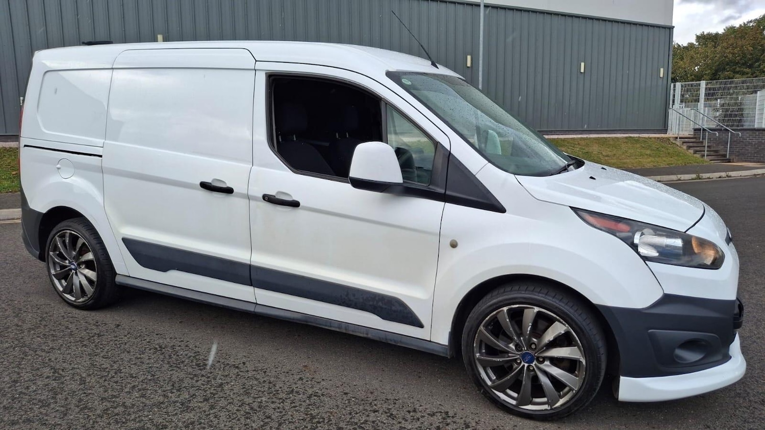 Used Ford Transit Connect 2017 for sale - 76866539: Photo 22