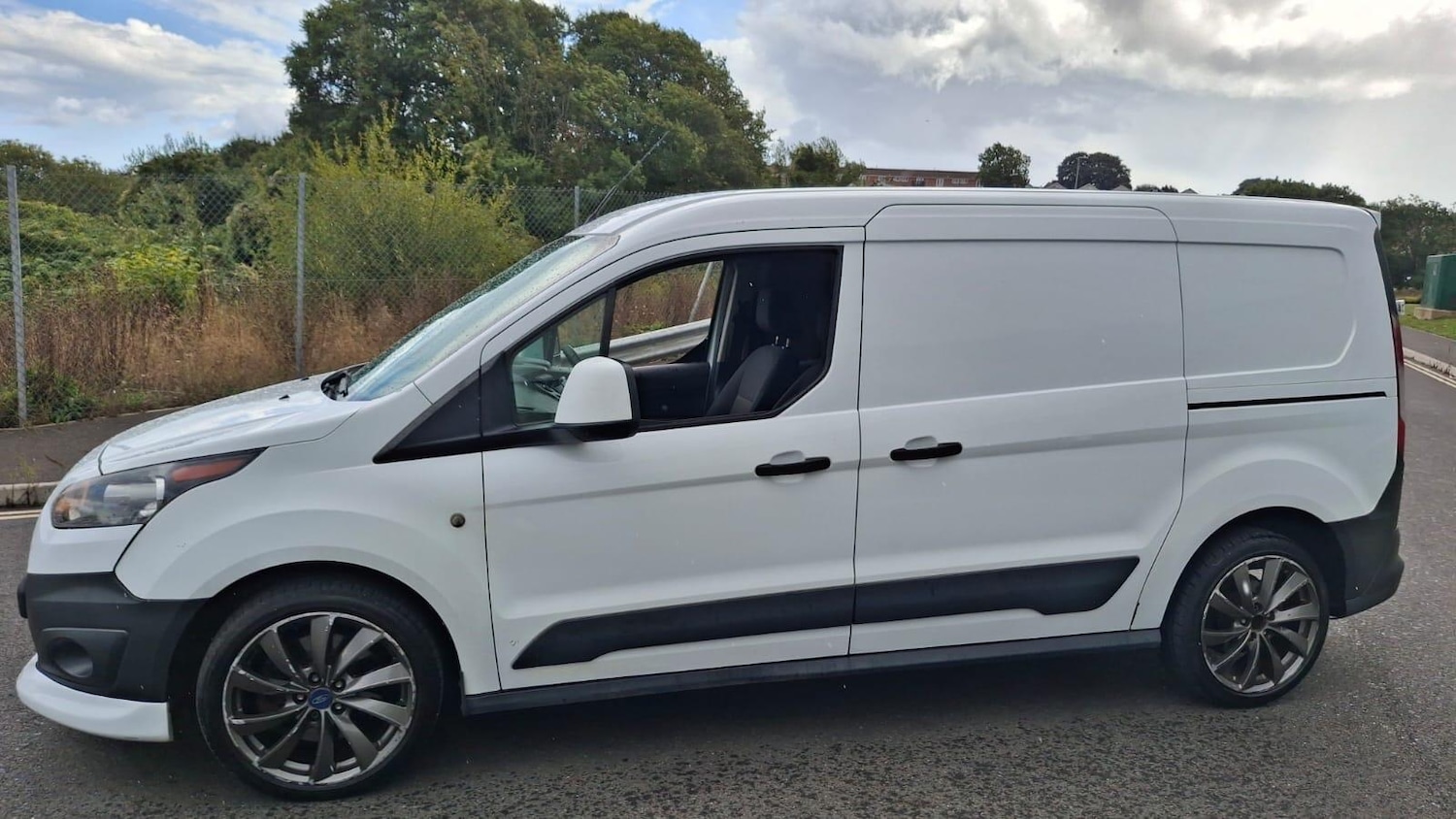 Used Ford Transit Connect 2017 for sale - 76866539: Photo 5