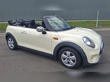 Used MINI Convertible 2016 for sale - 78901935: Photo