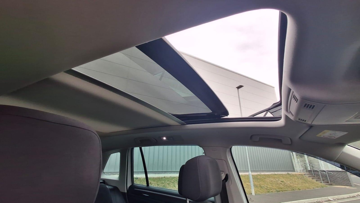 Used Volkswagen Tiguan 2017 for sale - 76865653: Photo 10