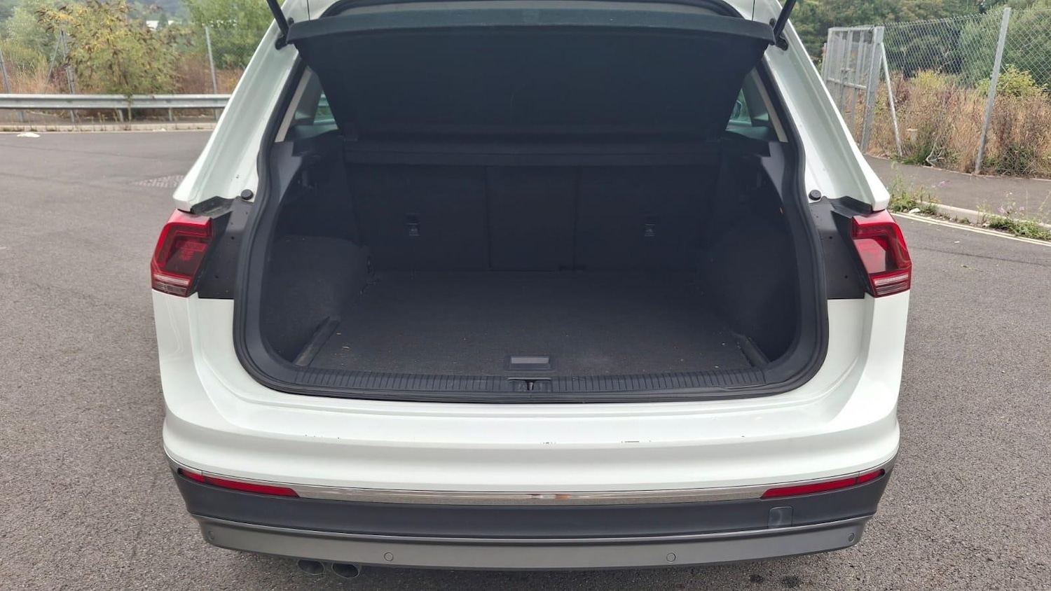 Used Volkswagen Tiguan 2017 for sale - 76865653: Photo 42