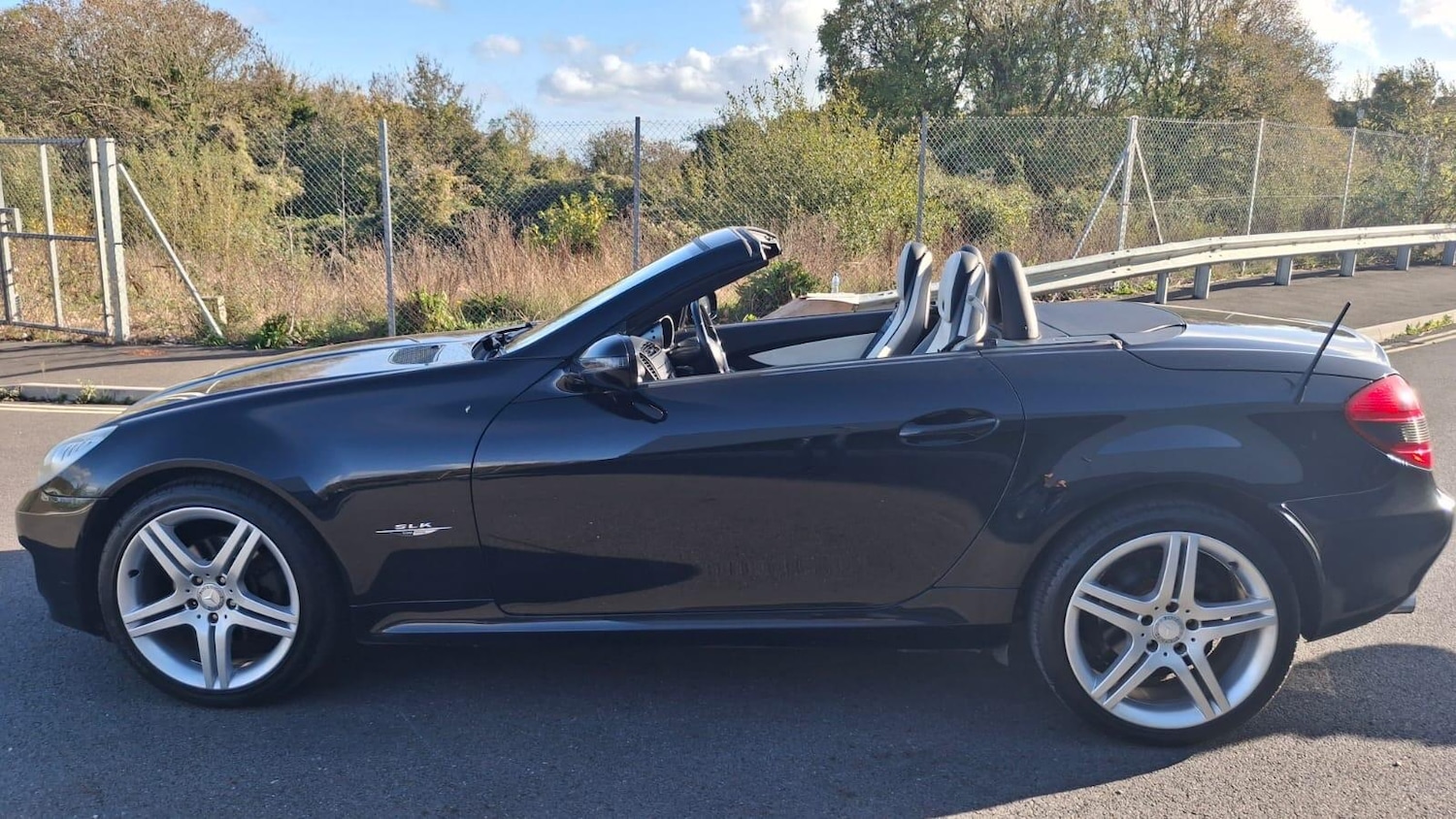 Used Mercedes-Benz SLK 2009 for sale - 76866391: Photo 15