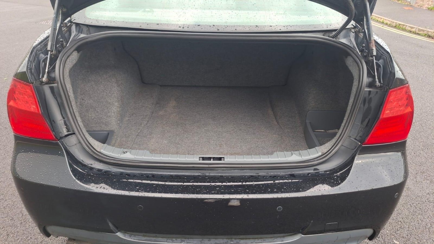 Used BMW 3 Series 2011 for sale - 77479442: Photo 31