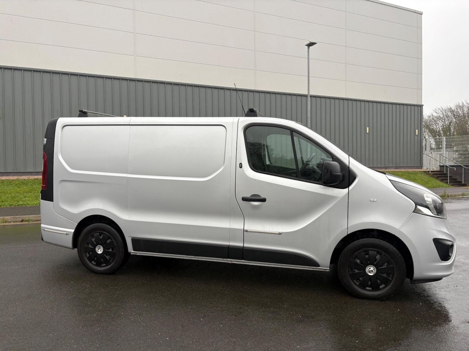 Used Vauxhall Vivaro 2018 for sale - 76866517: Photo 5