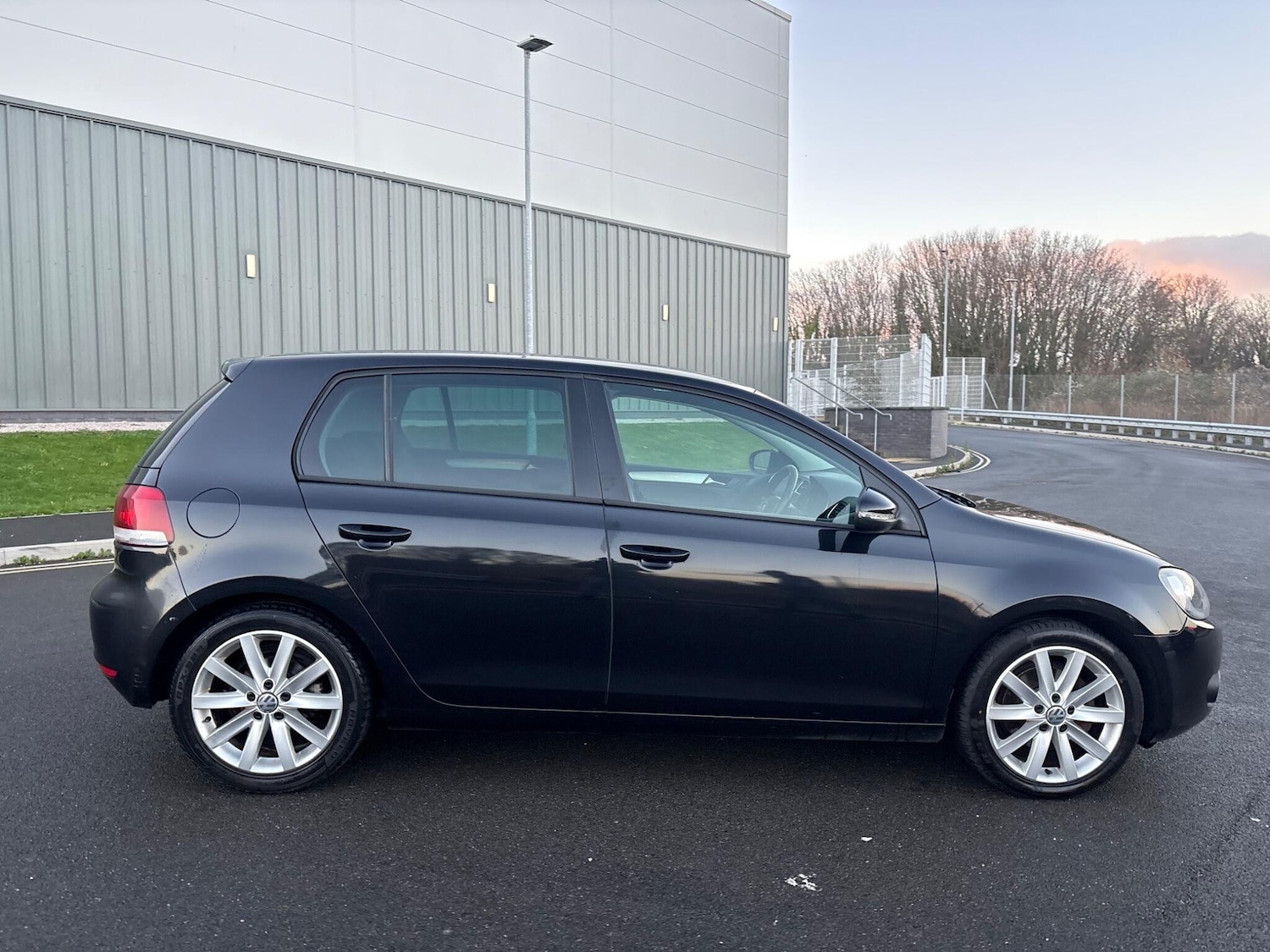 Used Volkswagen Golf 2011 for sale - 77016502: Photo 3