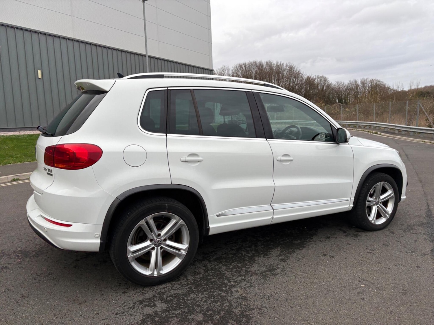 Used Volkswagen Tiguan 2015 for sale - 77040805: Photo 10