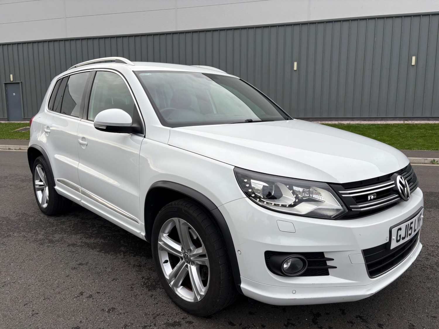 Used Volkswagen Tiguan 2015 for sale - 77040805: Photo 11