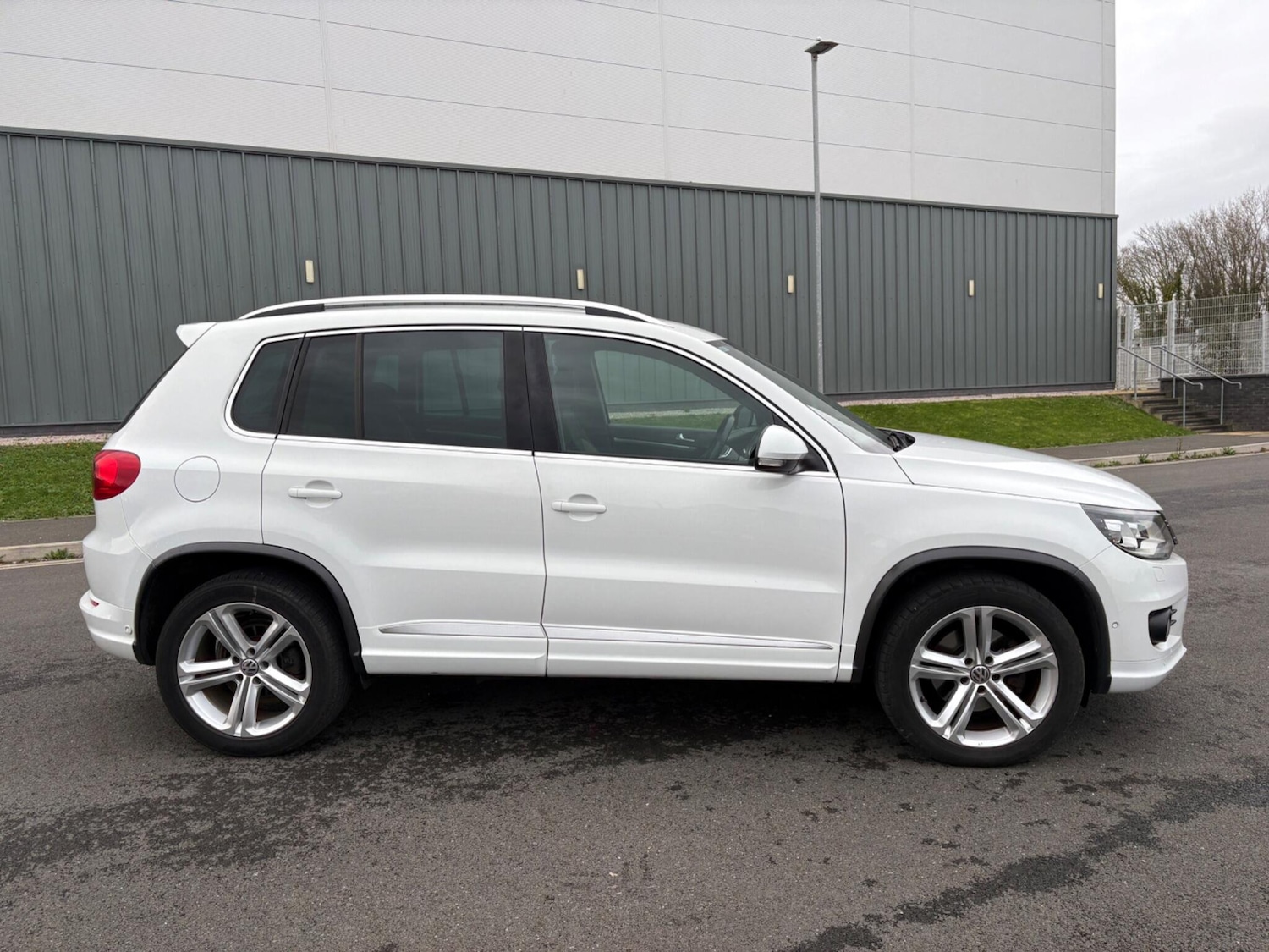 Used Volkswagen Tiguan 2015 for sale - 77040805: Photo 14