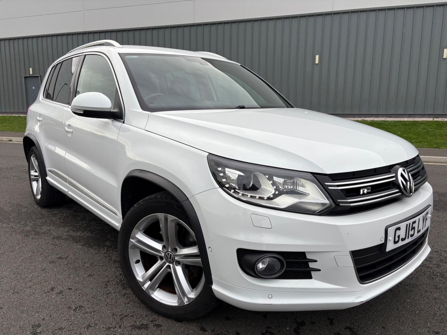 Used Volkswagen Tiguan 2015 for sale - 77040805: Photo 24