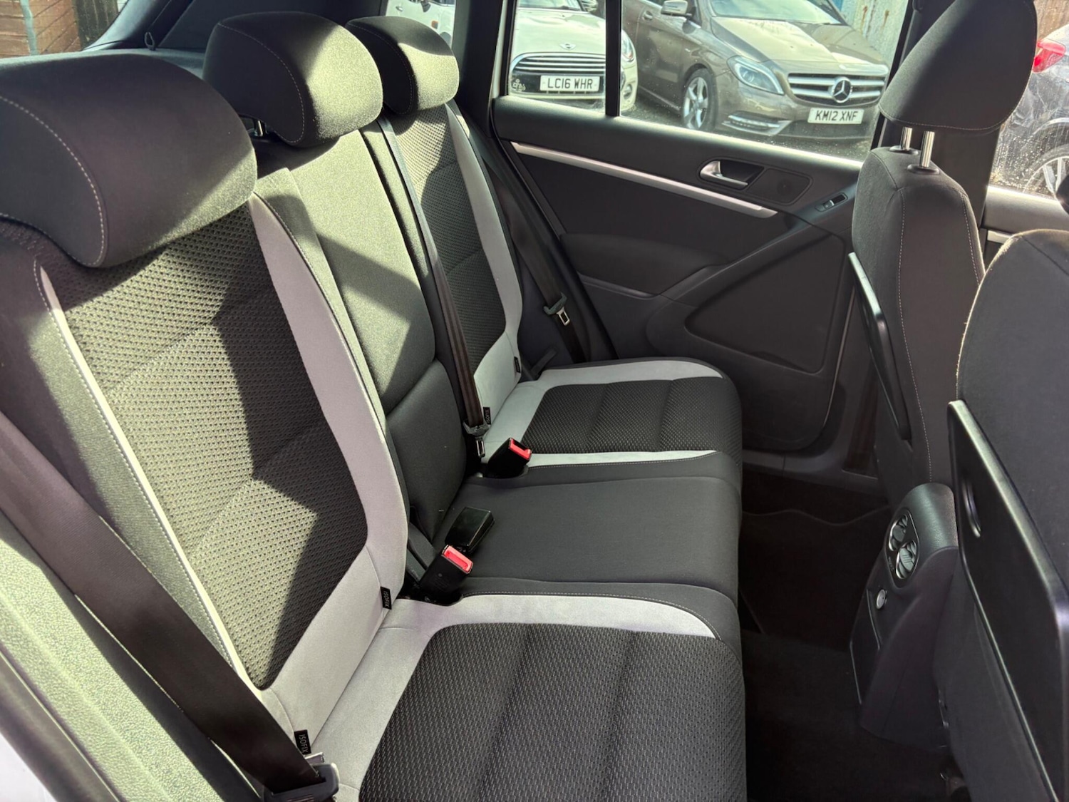 Used Volkswagen Tiguan 2015 for sale - 77040805: Photo 32