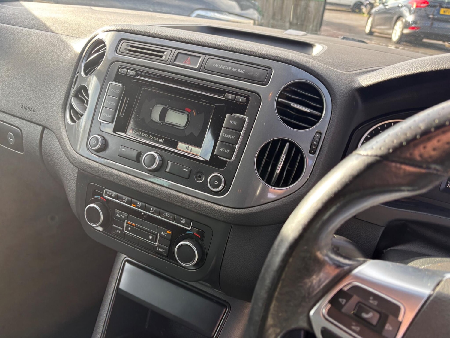 Used Volkswagen Tiguan 2015 for sale - 77040805: Photo 34