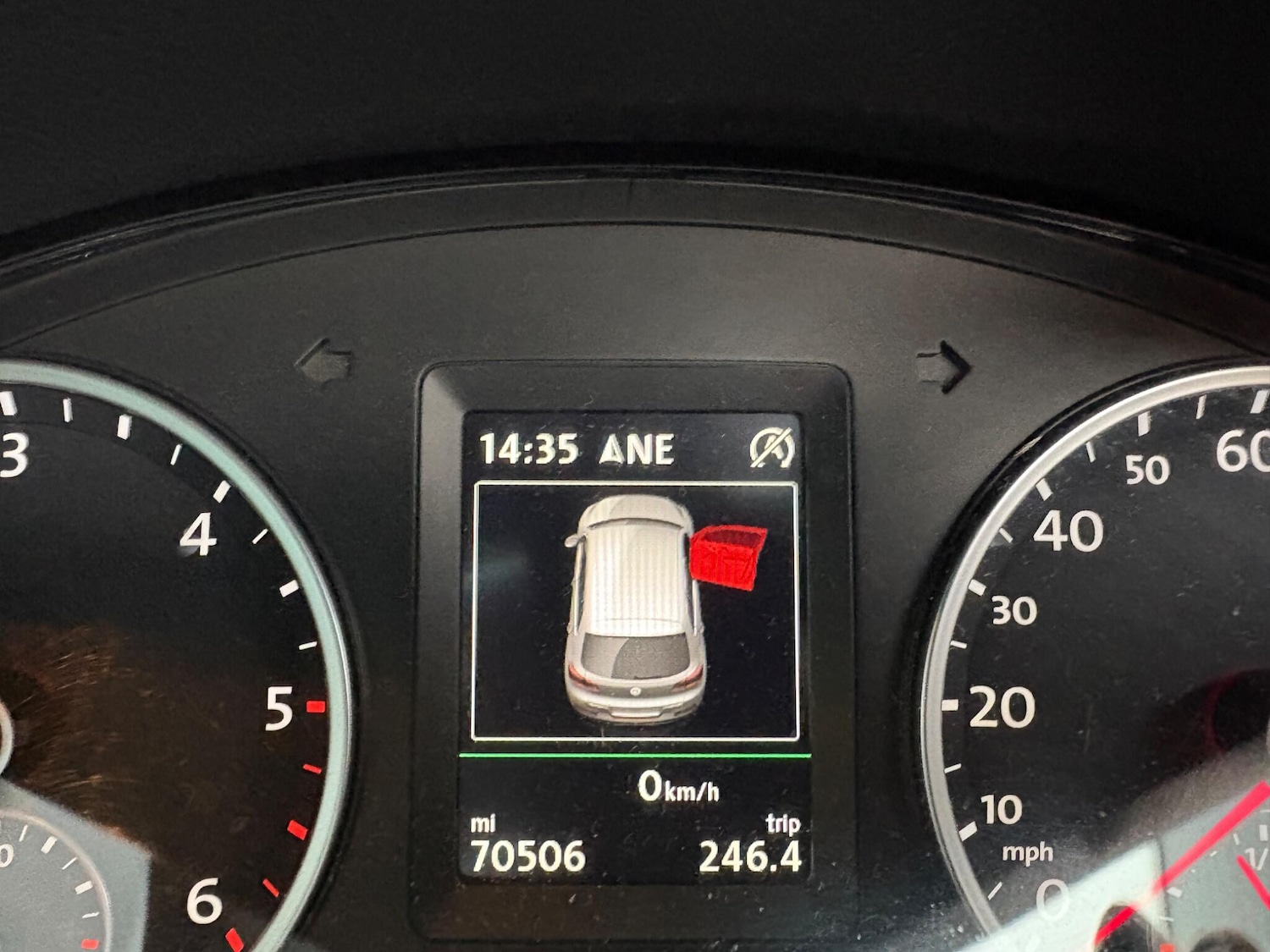 Used Volkswagen Tiguan 2015 for sale - 77040805: Photo 5