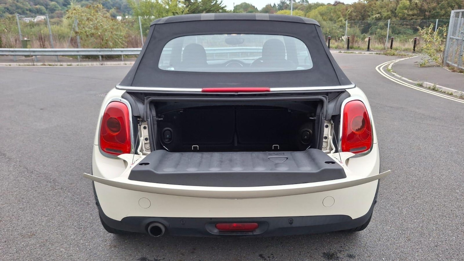 Used MINI Convertible 2016 for sale - 77330355: Photo 10