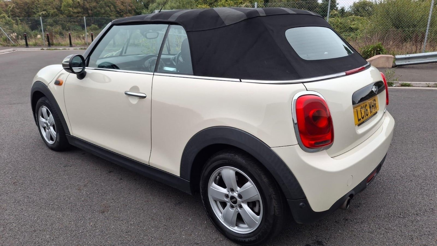 Used MINI Convertible 2016 for sale - 77330355: Photo 11
