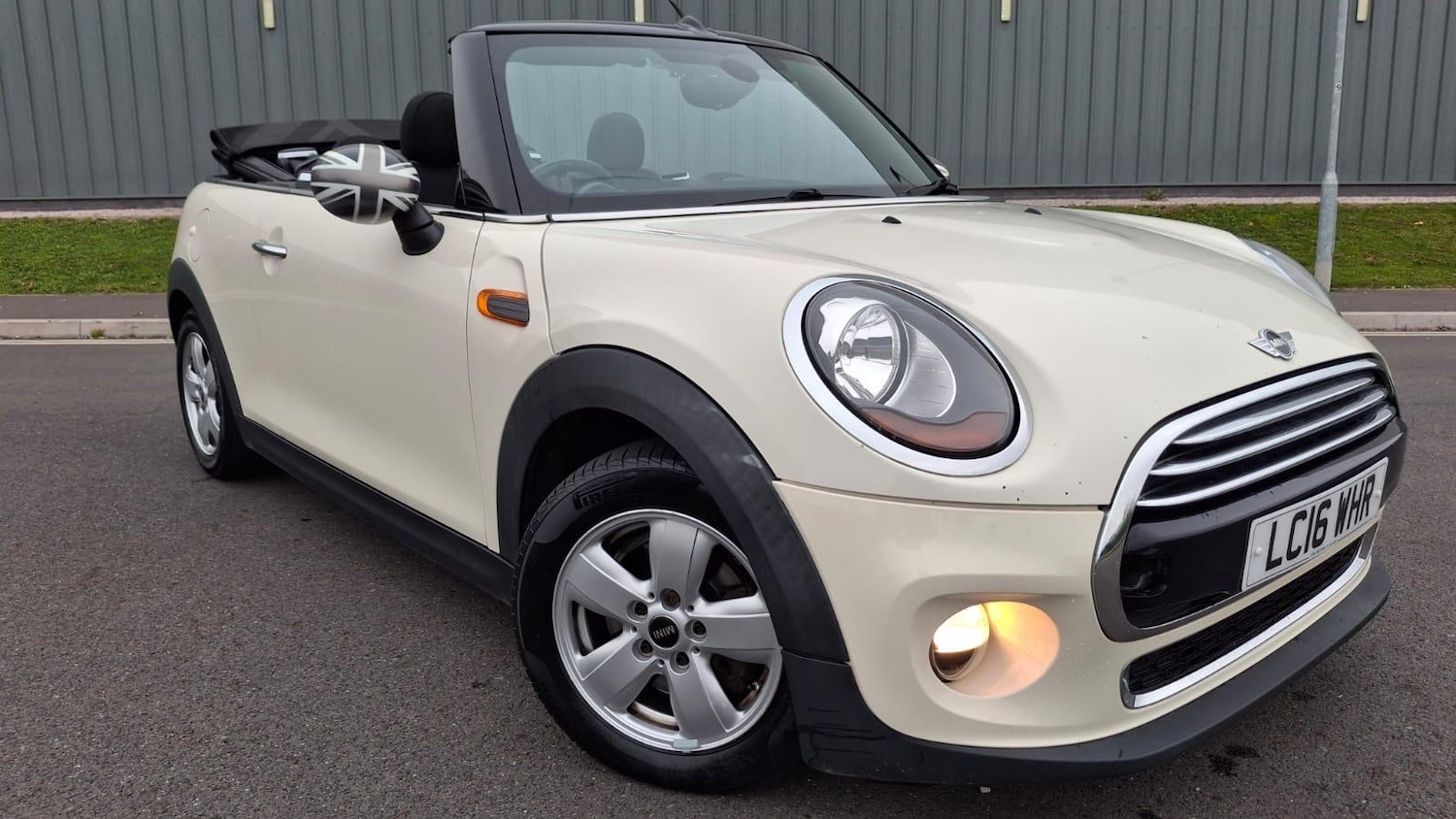 Used MINI Convertible 2016 for sale - 77330355: Photo 31