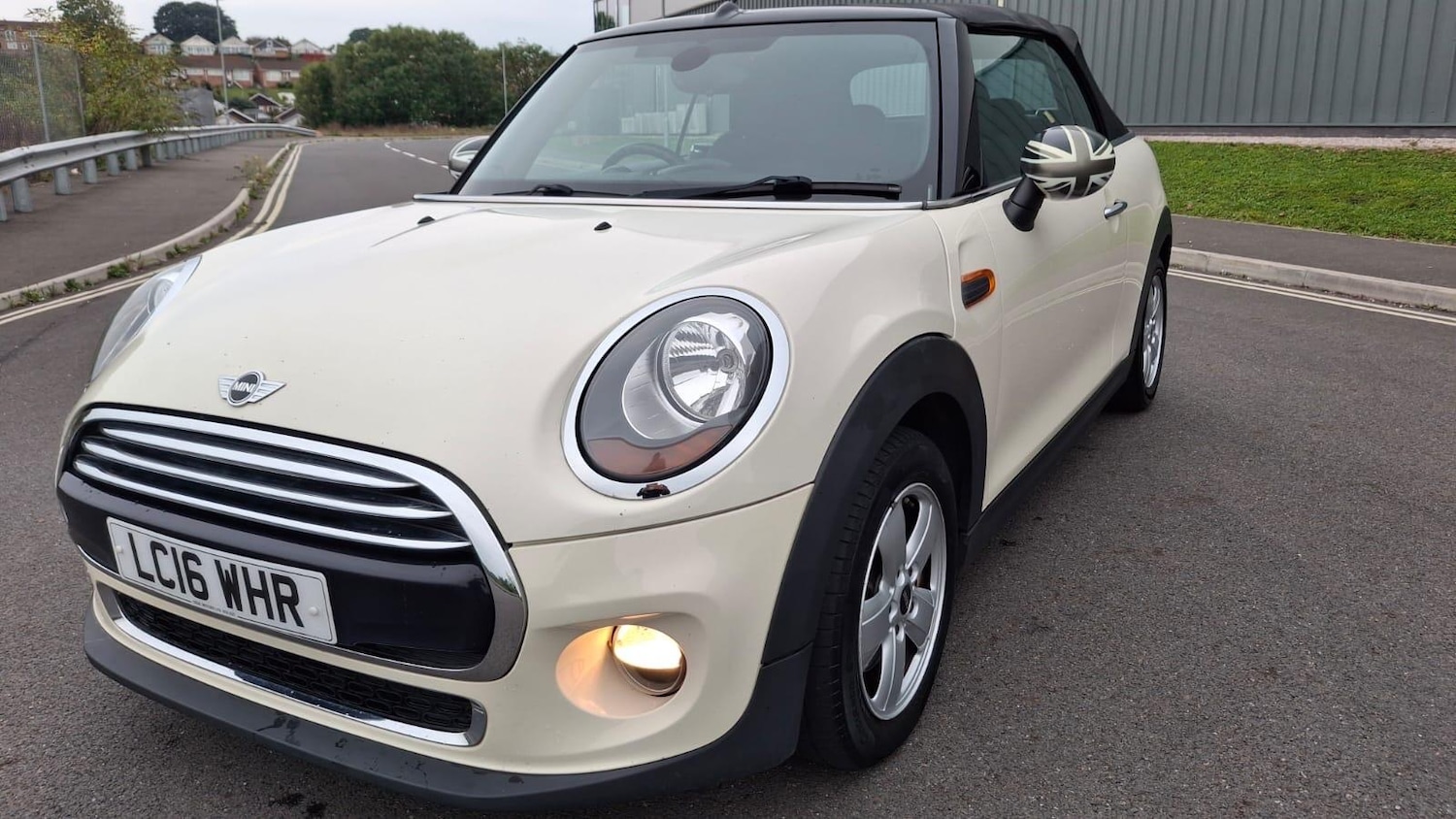 Used MINI Convertible 2016 for sale - 77330355: Photo 32