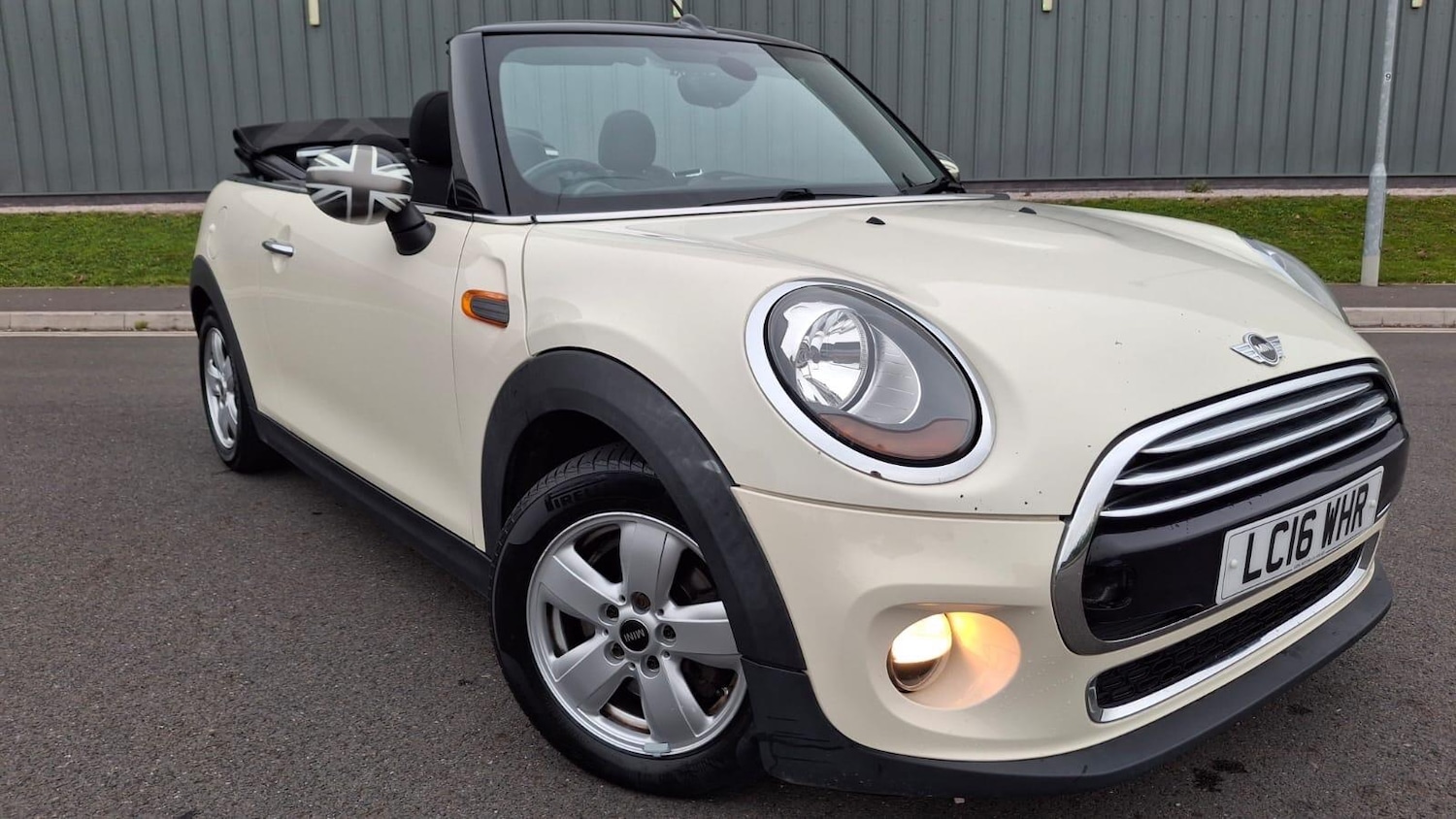Used MINI Convertible 2016 for sale - 77330355: Photo 40