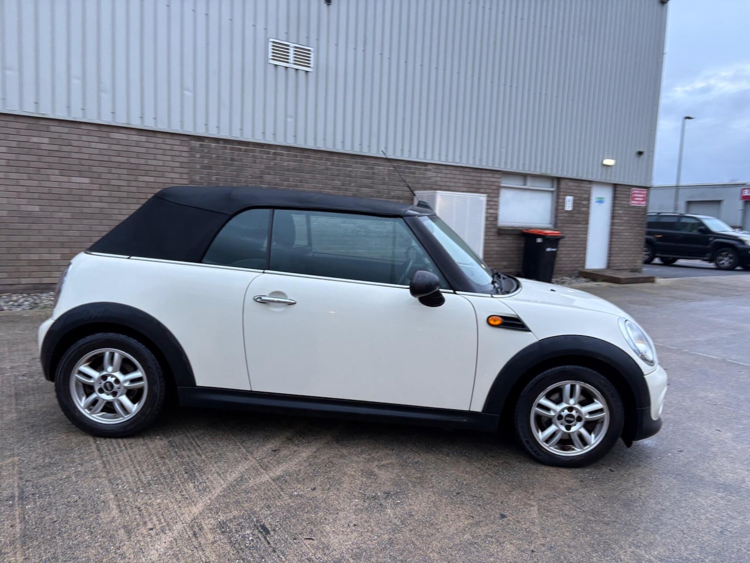 Used MINI Convertible 2012 for sale - 77291105: Photo 10