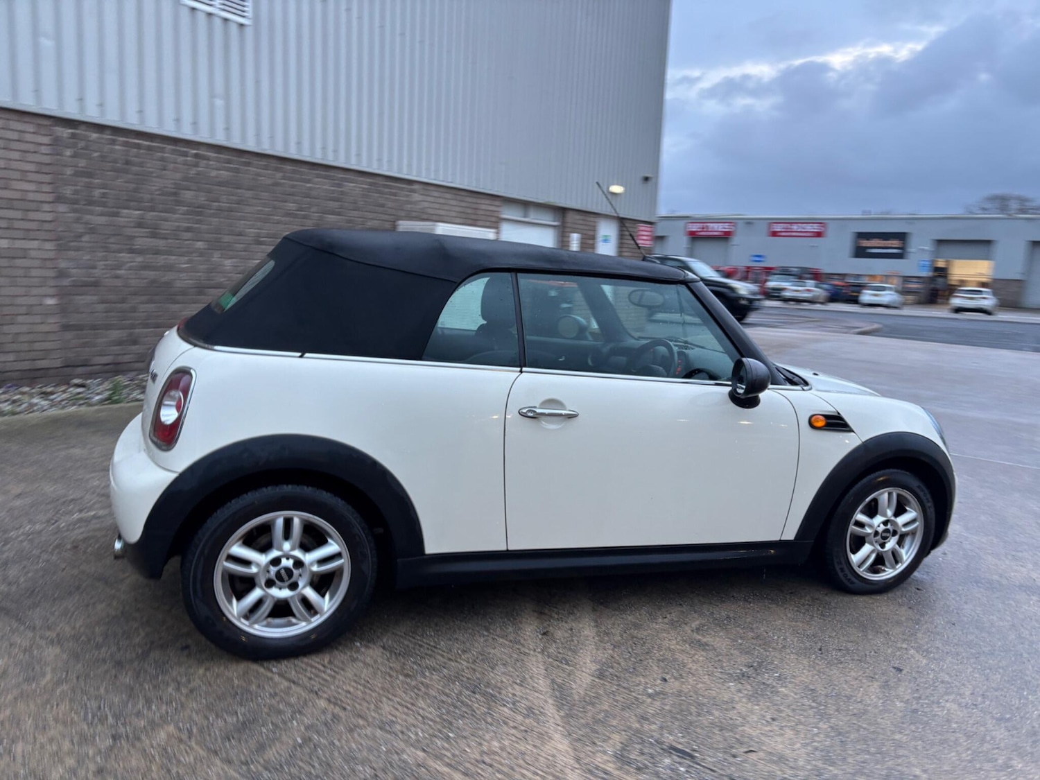 Used MINI Convertible 2012 for sale - 77291105: Photo 11