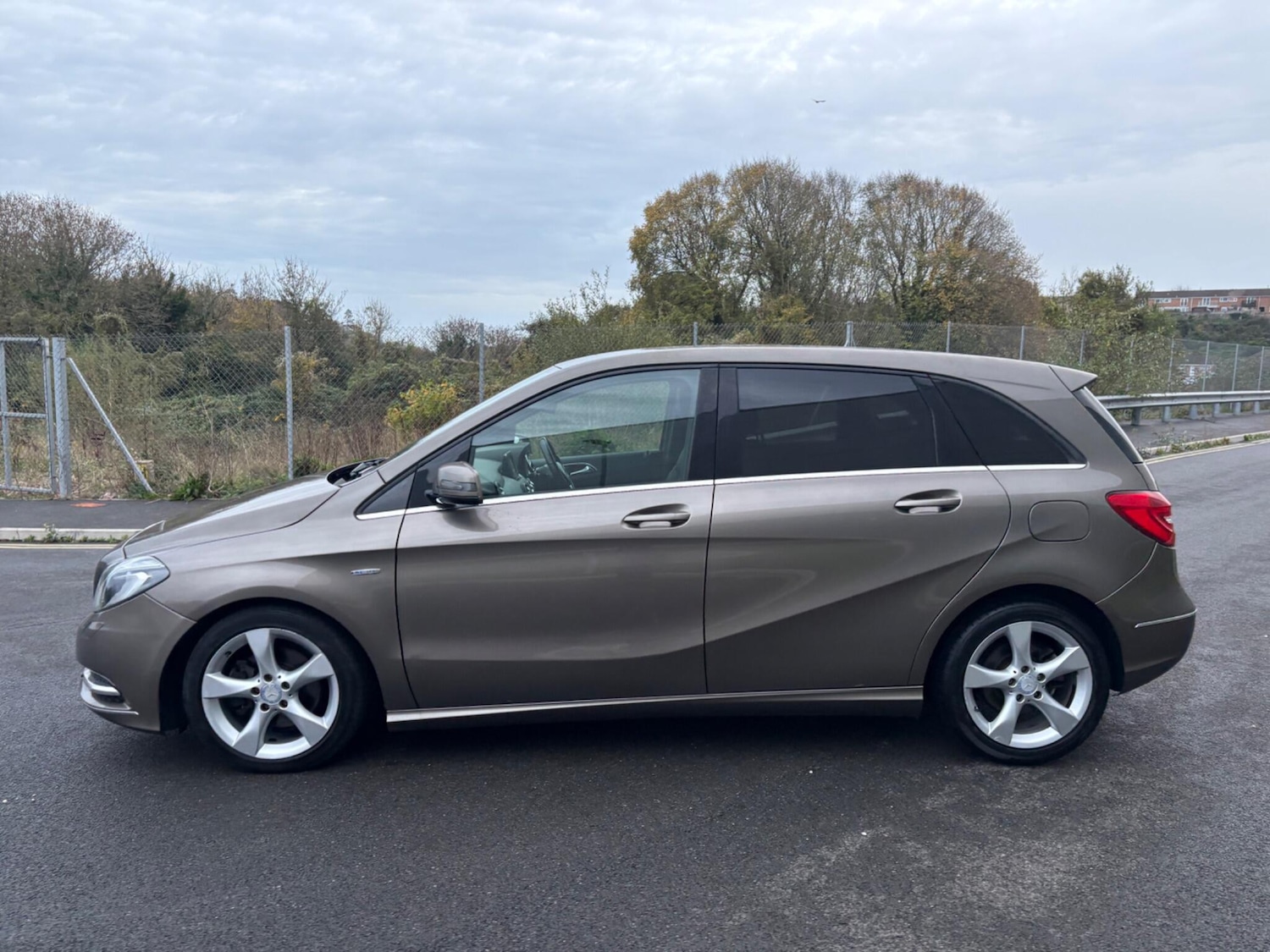 Used Mercedes-Benz B Class 2012 for sale - 76866297: Photo 16
