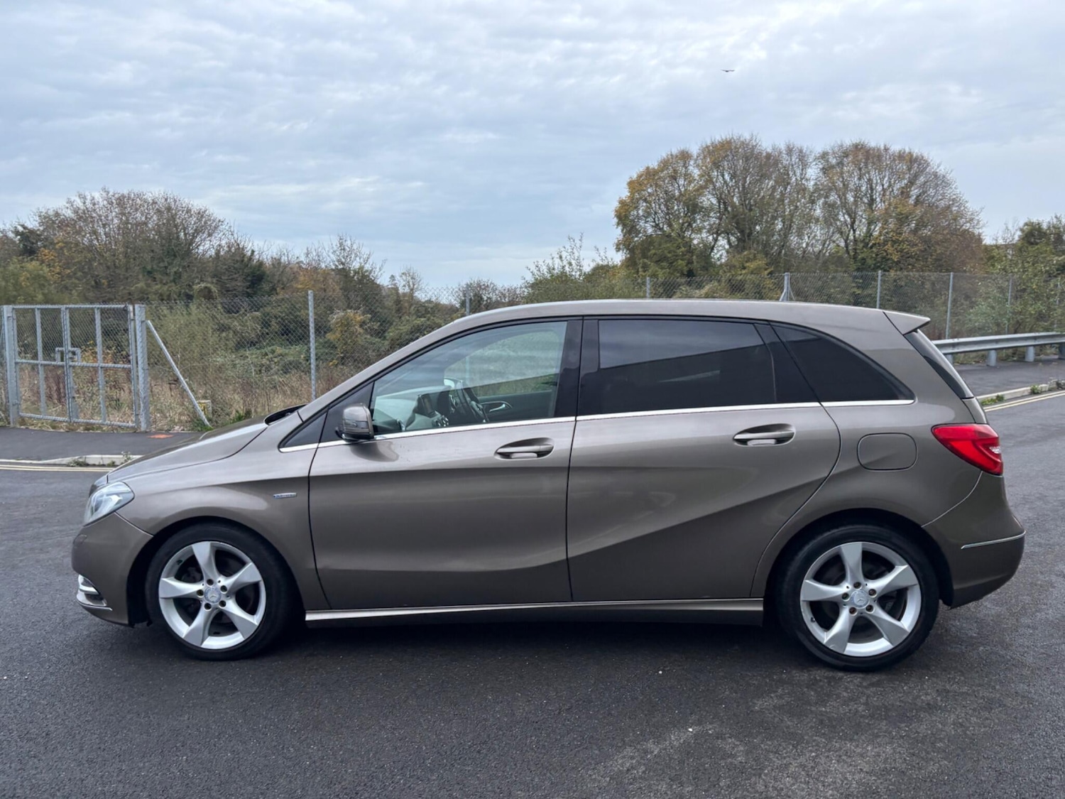 Used Mercedes-Benz B Class 2012 for sale - 76866297: Photo 4