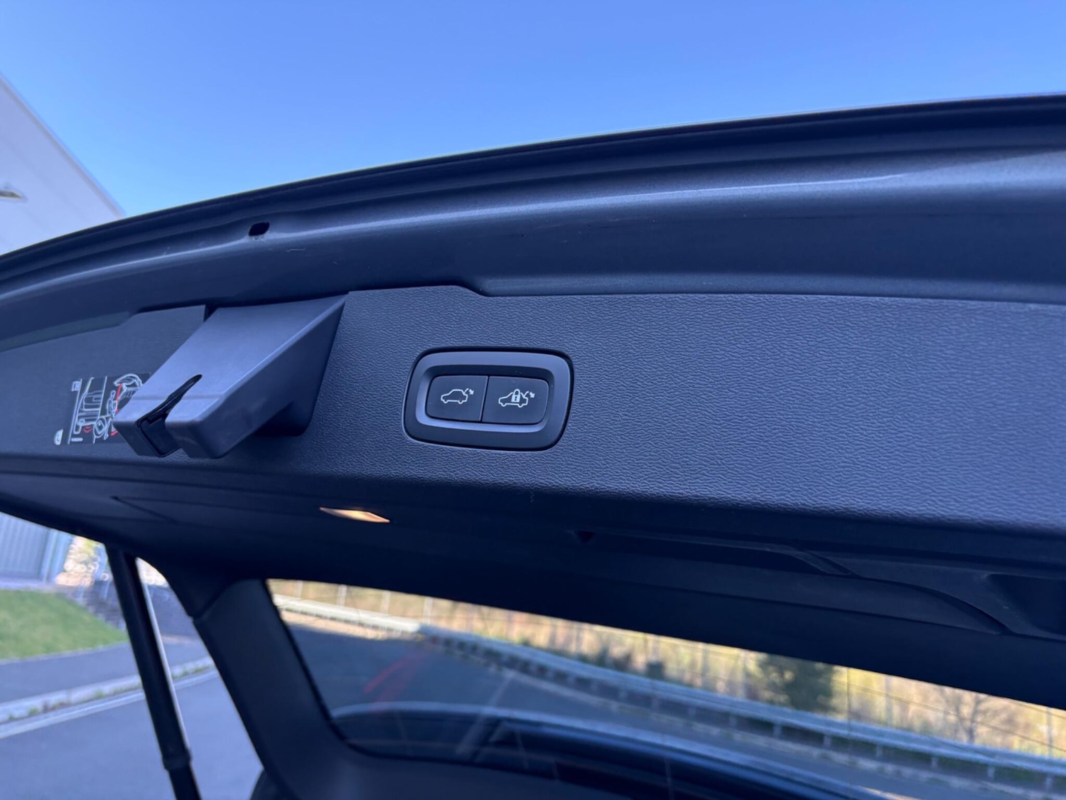 Used Volvo V60 2019 for sale - 78086117: Photo 13