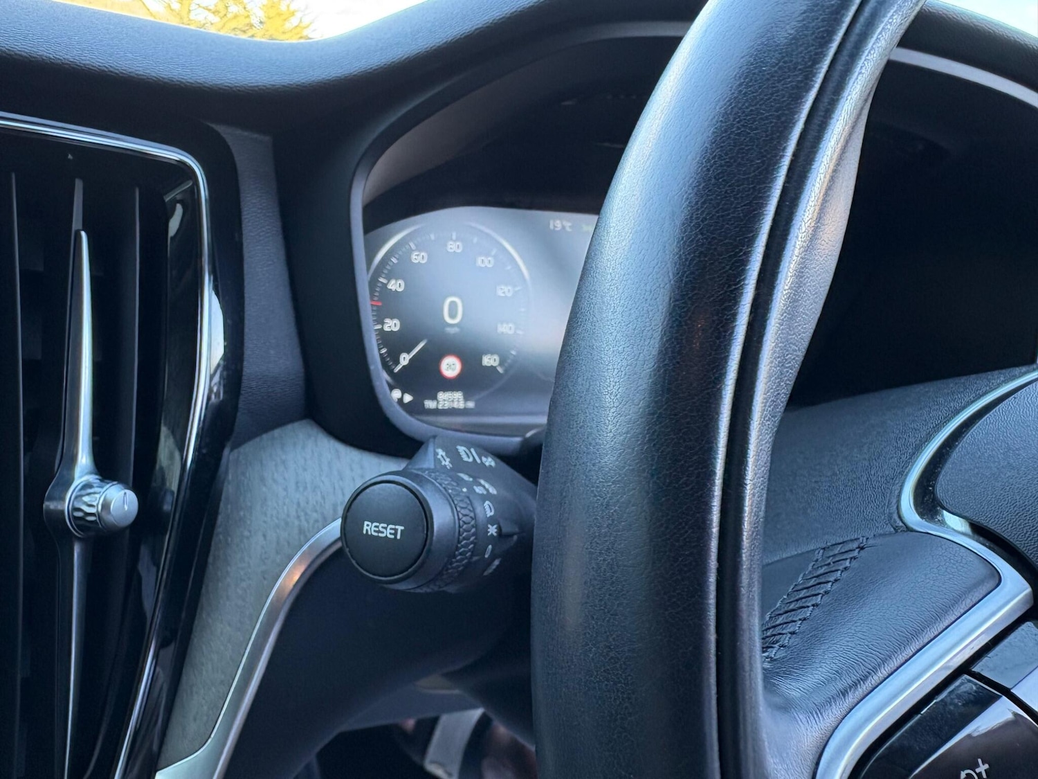 Used Volvo V60 2019 for sale - 78086117: Photo 21