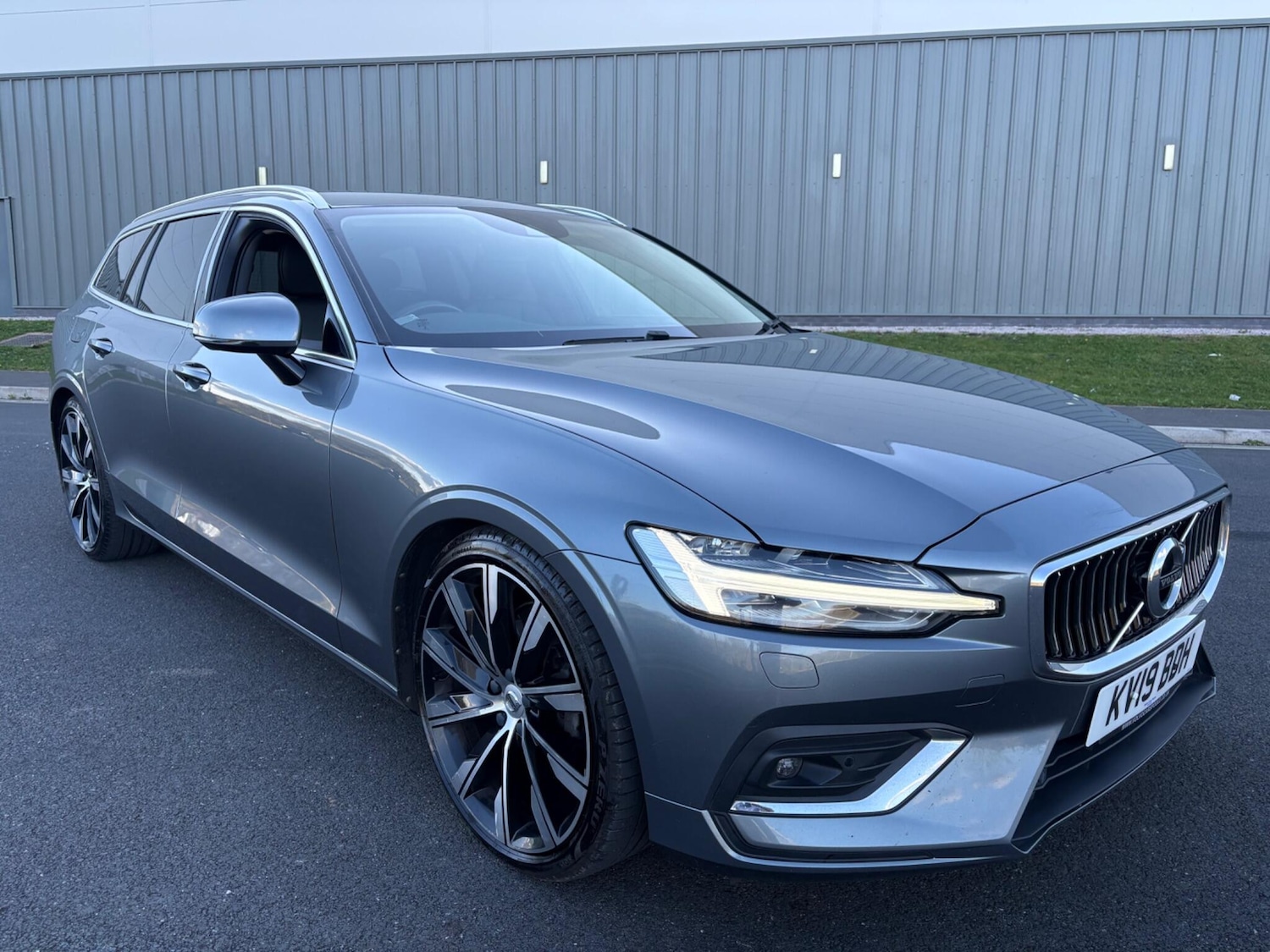 Used Volvo V60 2019 for sale - 78086117: Photo 60
