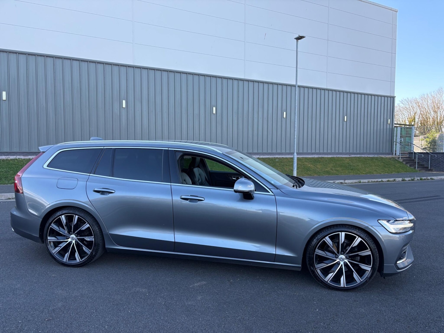 Used Volvo V60 2019 for sale - 78086117: Photo 61