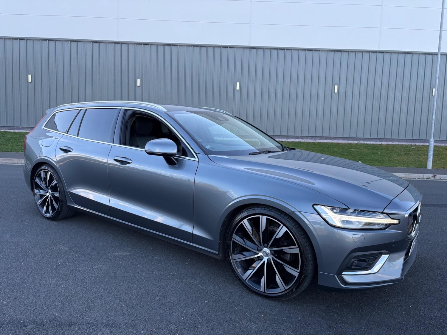 Used Volvo V60 2019 for sale - 78086117: Photo 62