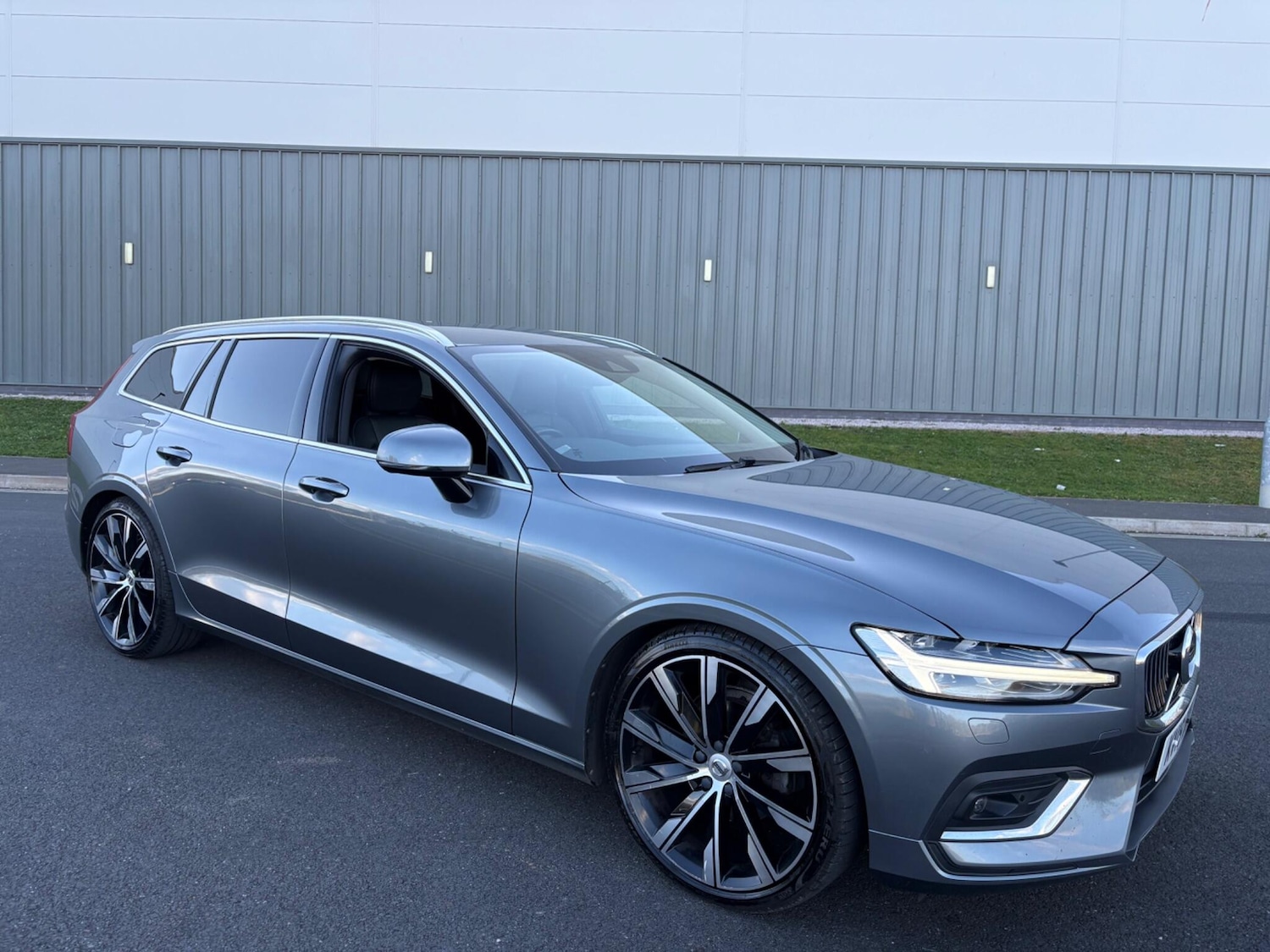 Used Volvo V60 2019 for sale - 78086117: Photo 63