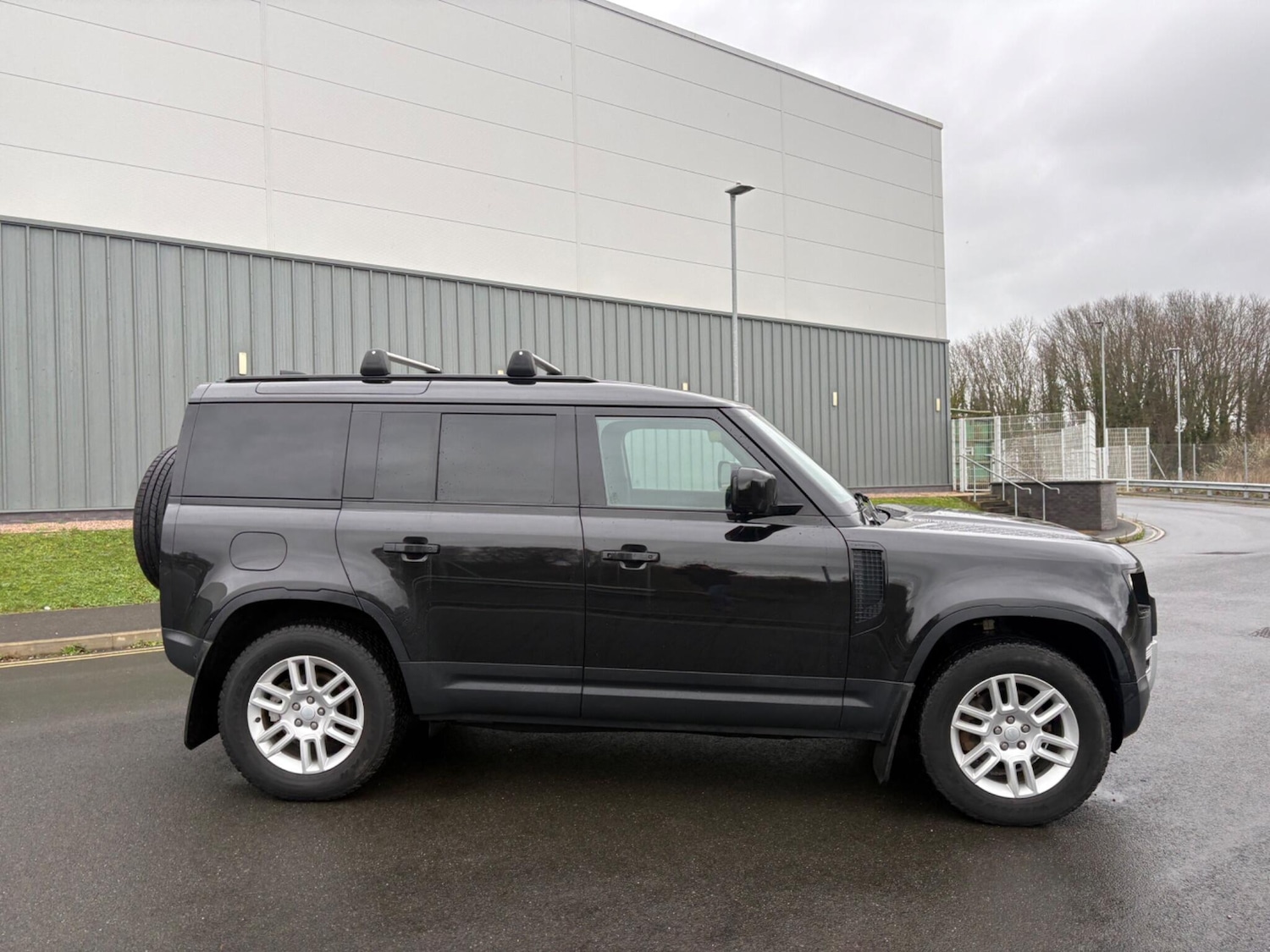 Used Land Rover Defender 2022 for sale - 77267911: Photo 12