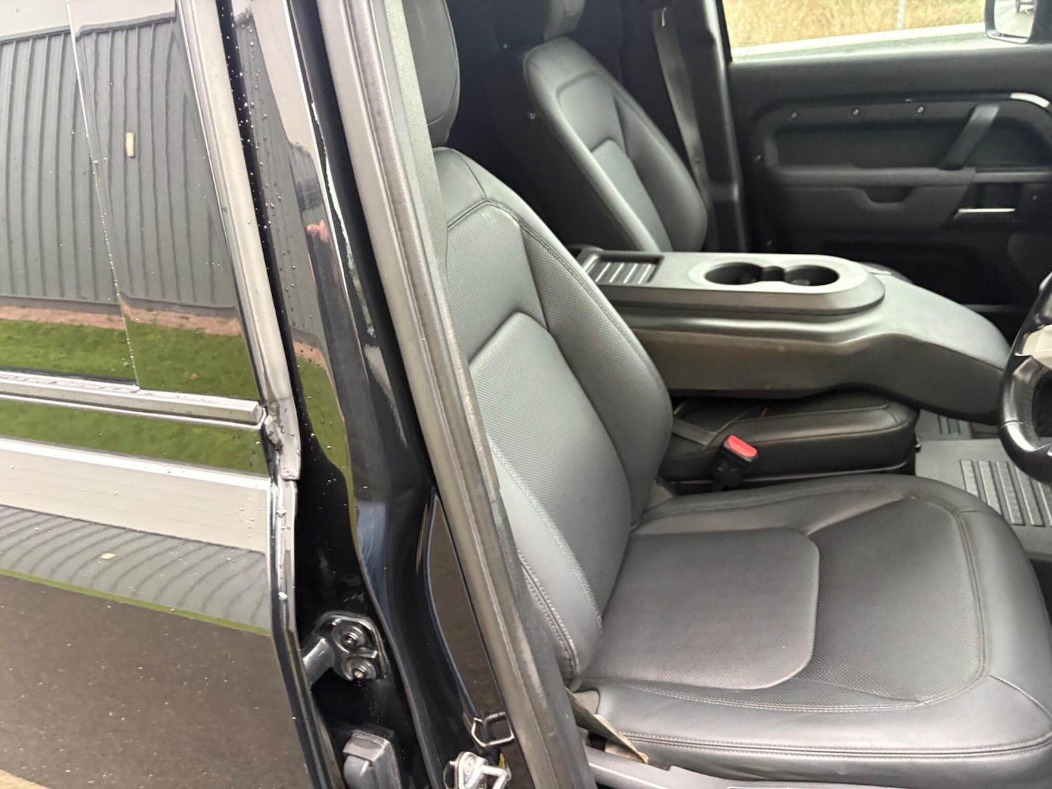 Used Land Rover Defender 2022 for sale - 77267911: Photo 30