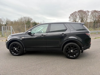 Used Land Rover Discovery Sport 2016 for sale - 77784140: Photo