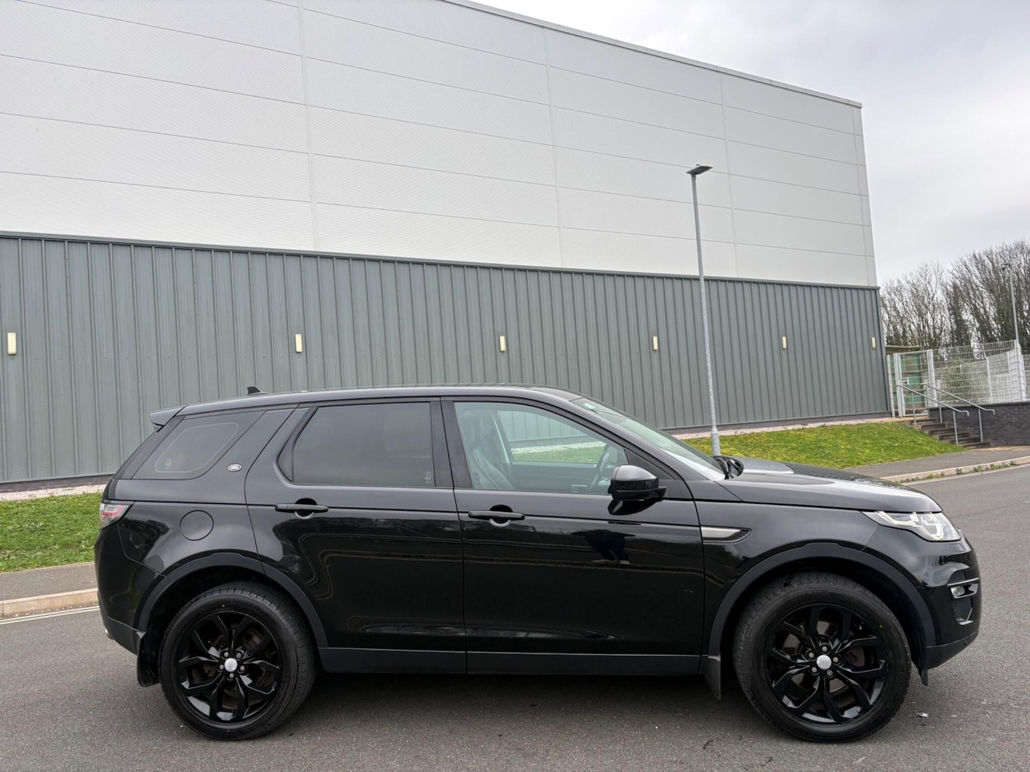 Used Land Rover Discovery Sport for sale - 77784140: Photo 6