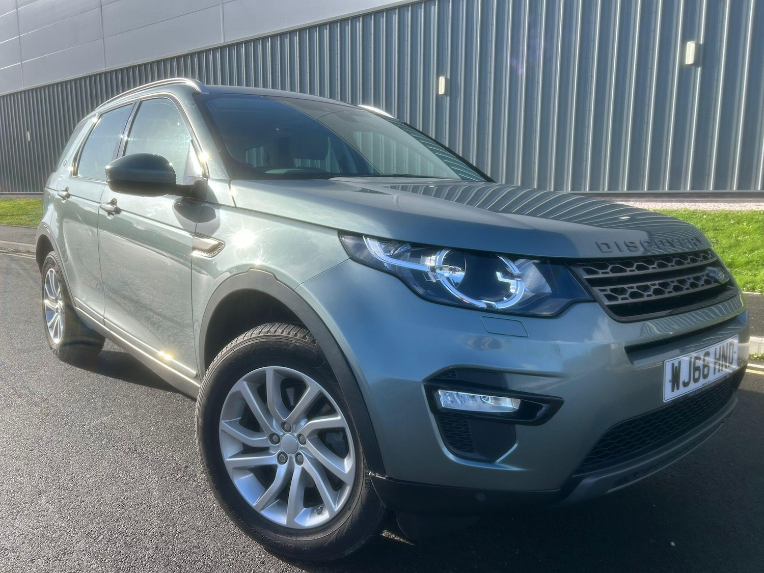 Used Land Rover Discovery Sport 2016 for sale - 76865947: Photo 12