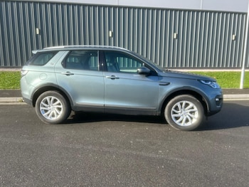 Used Land Rover Discovery Sport 2016 for sale - 76865947: Photo